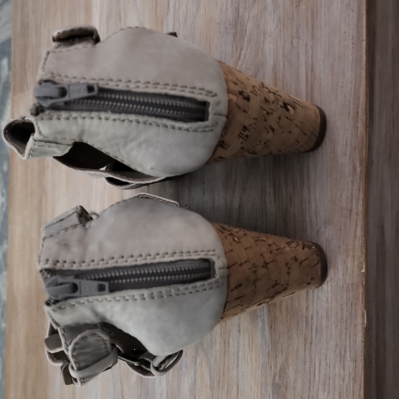 Nine West Erino Gray Leather Platform Wedge Gladiator Sandals 9 M PREOWNED EUC - Picture 5 of 6